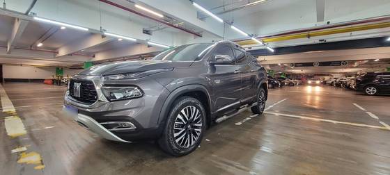 FIAT TORO 2.2 TURBO DIESEL RANCH 4WD AT9 FIAT TORO 2.2 TURBO DIESEL RANCH 4WD AT9